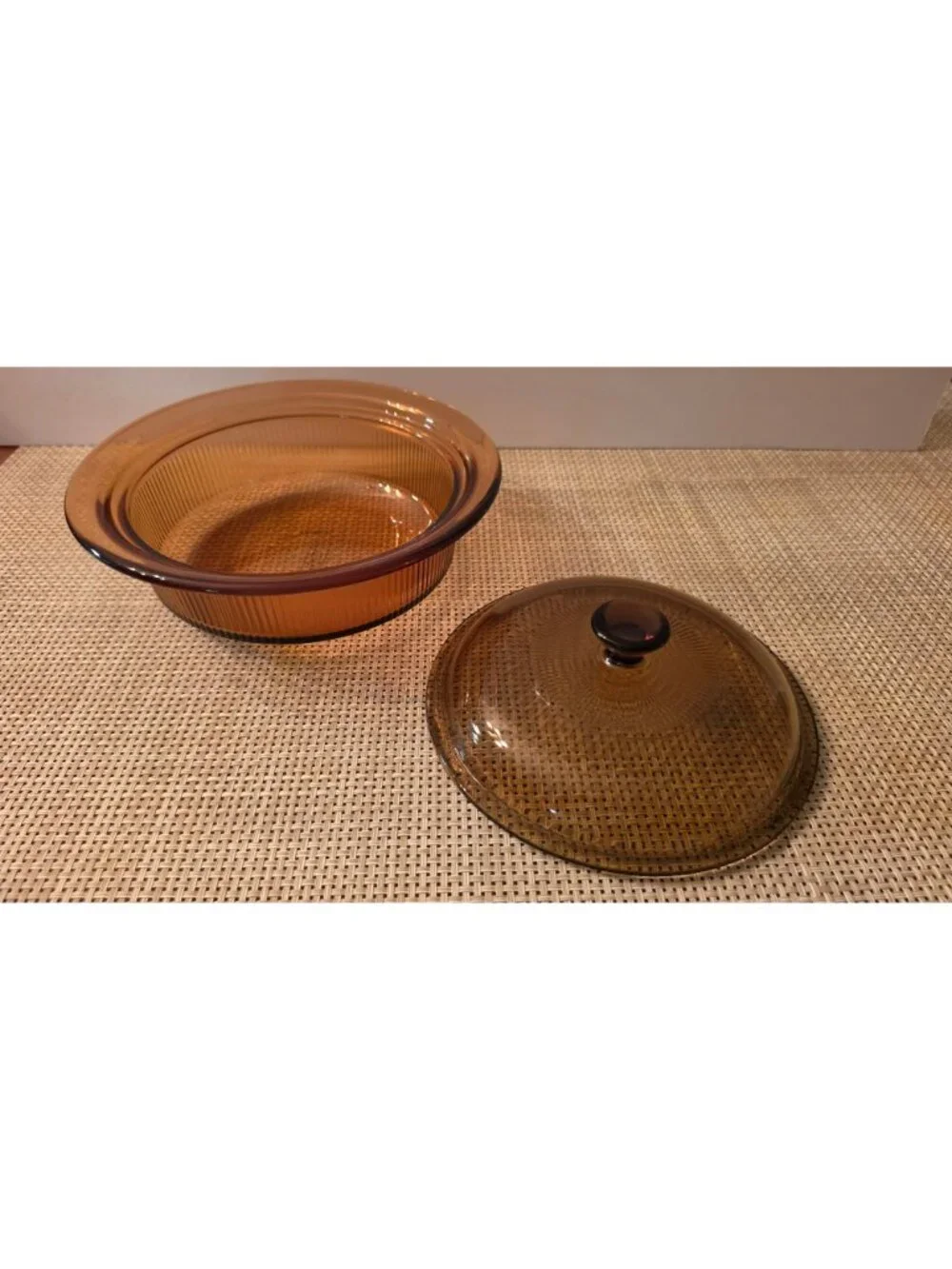 VINTAGE CORNING VISIONS AMBER 1 QT RIBBED CASSEROLE DISH V-31-B WITH GLASS LID